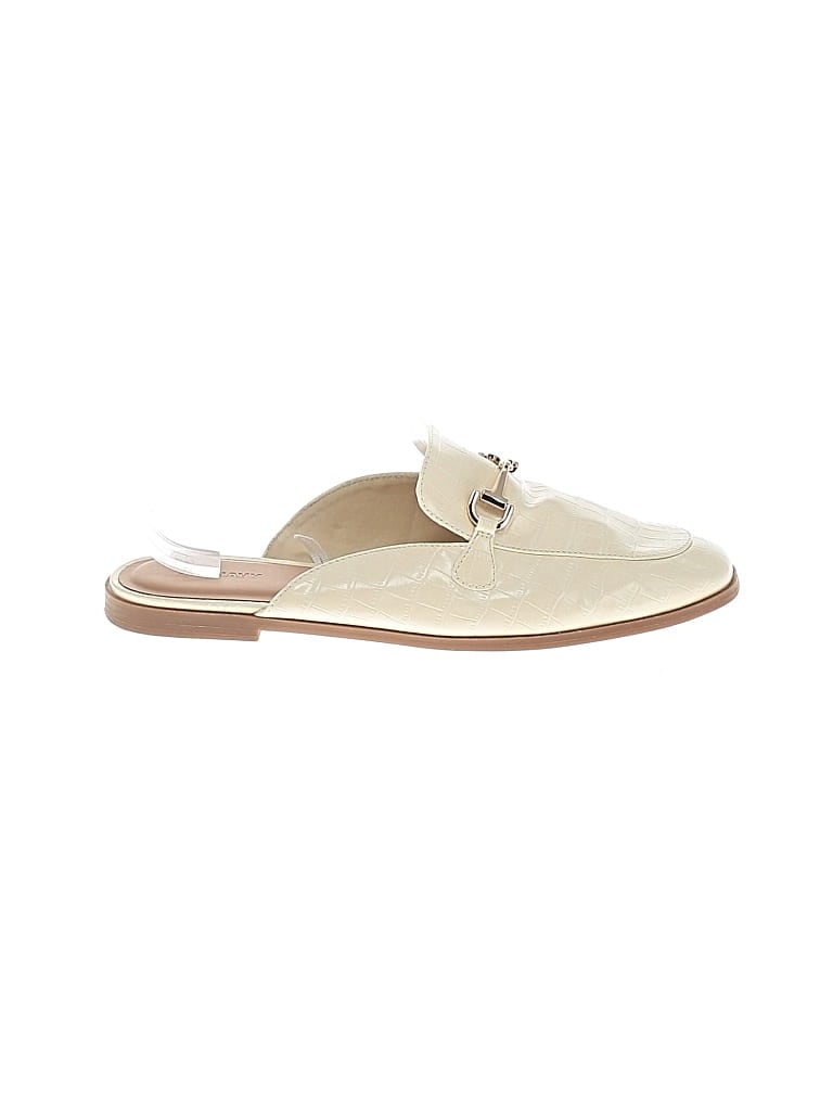 Pre-owned Old Navy Sandals In White