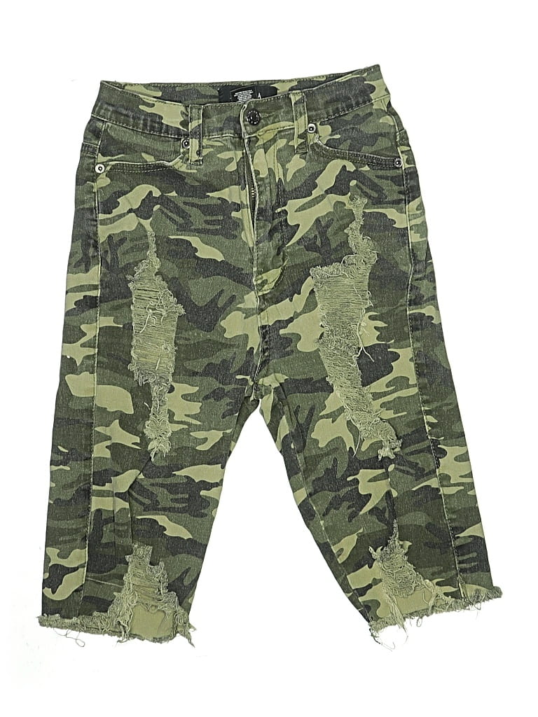 Pre-owned Akira Cargo Shorts In Green