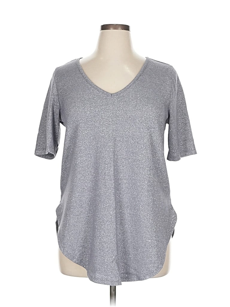 Pre-owned Torrid Short Sleeve Top Gray V Neck Tops