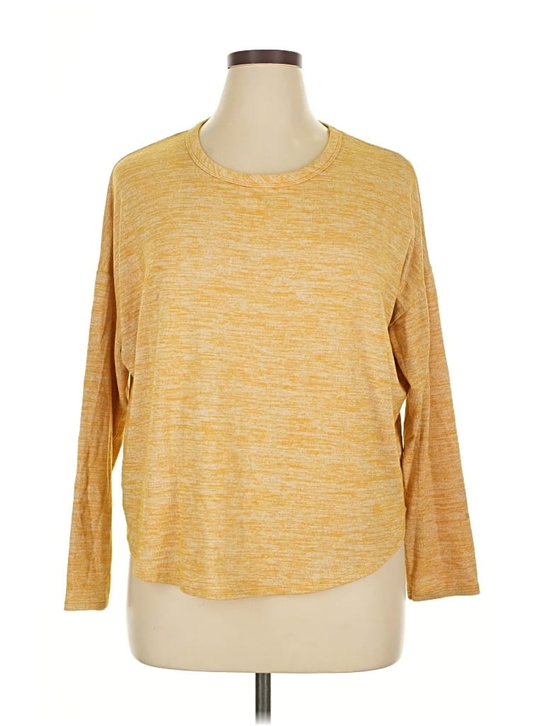 Pre-owned Time And Tru 3/4 Sleeve T-shirt In Gold