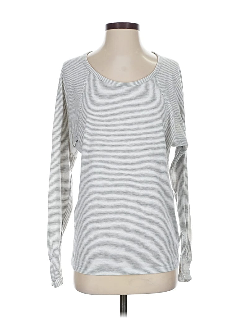 Pre-owned Athleta Long Sleeve T-shirt In Silver