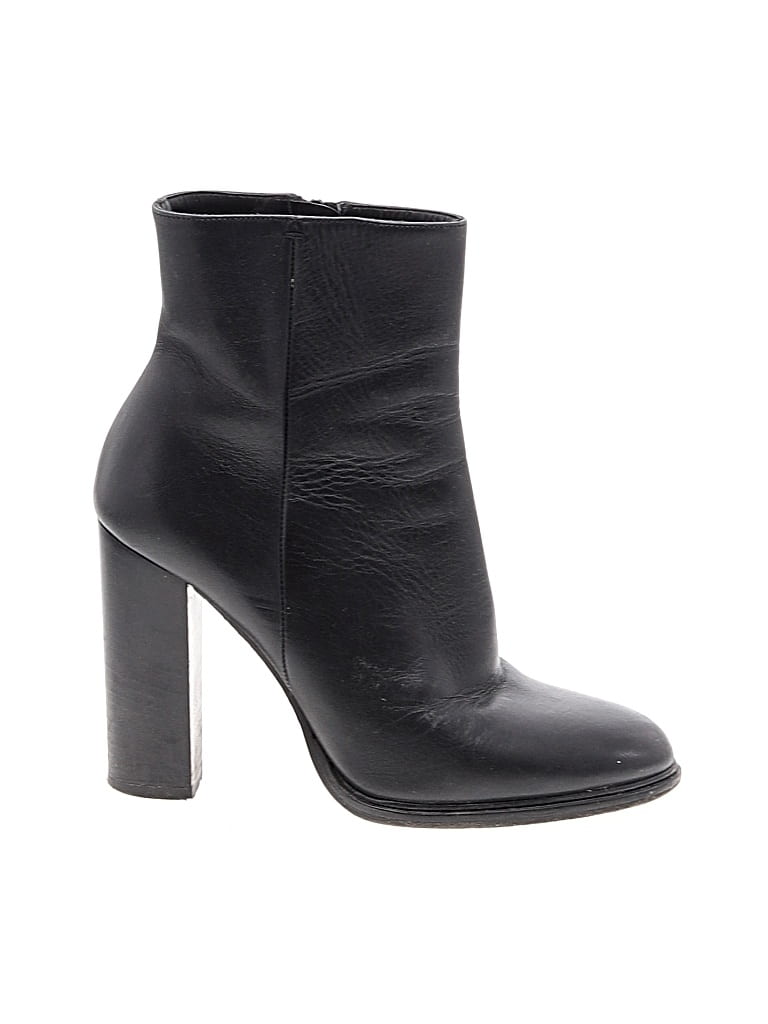 Pre-owned Vince Ankle Boots In Black