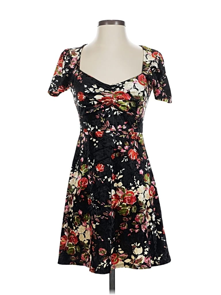 Pre-owned Urban Outfitters Casual Dress In Black