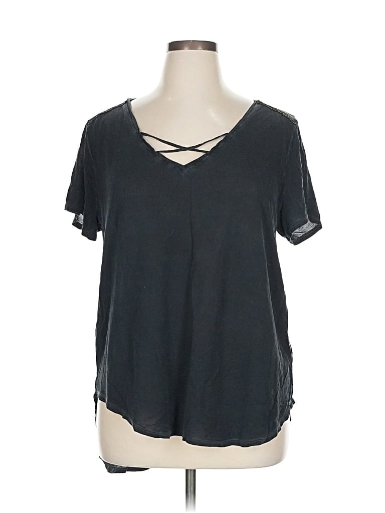 Pre-owned Seven7 Short Sleeve Top Gray V Neck Tops