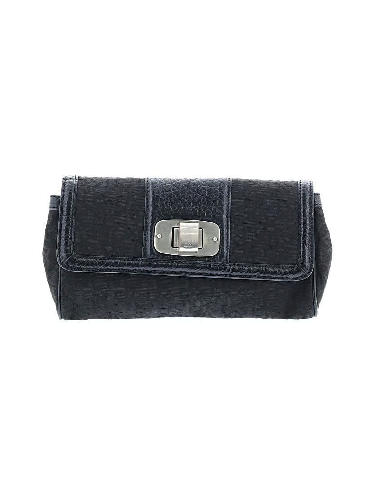 Pre-owned Dkny Clutch In Black