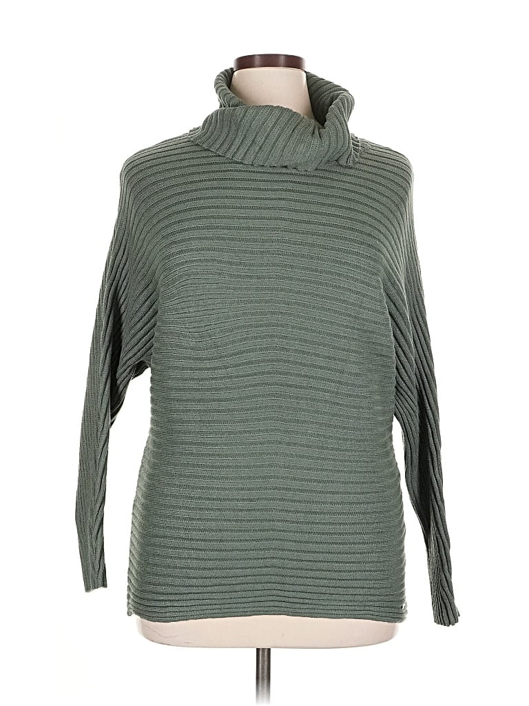 Pre-owned T Tahari Turtleneck Sweater In Green