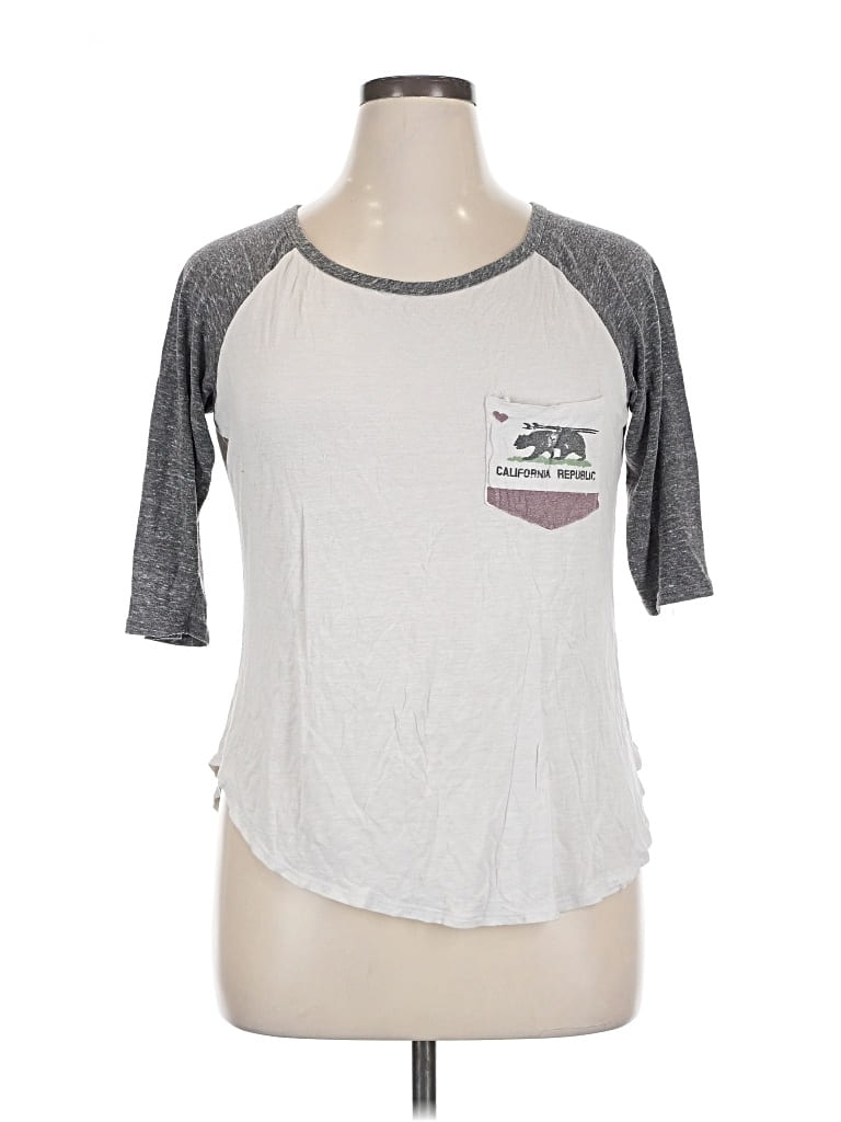 Pre-owned Free Kisses 3/4 Sleeve T-shirt In Gray