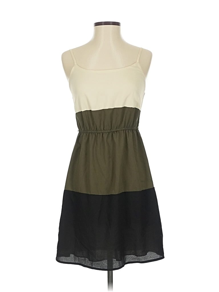 Pre-owned Vanity Casual Dress In Green