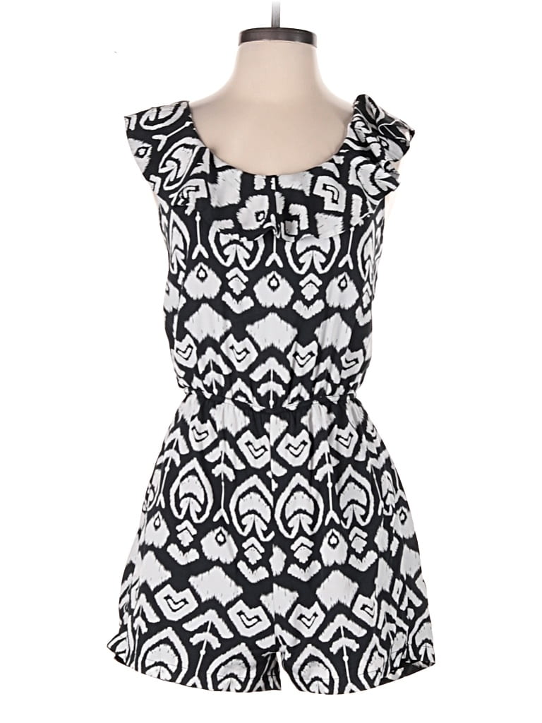 Pre-owned Charlotte Russe Romper In White