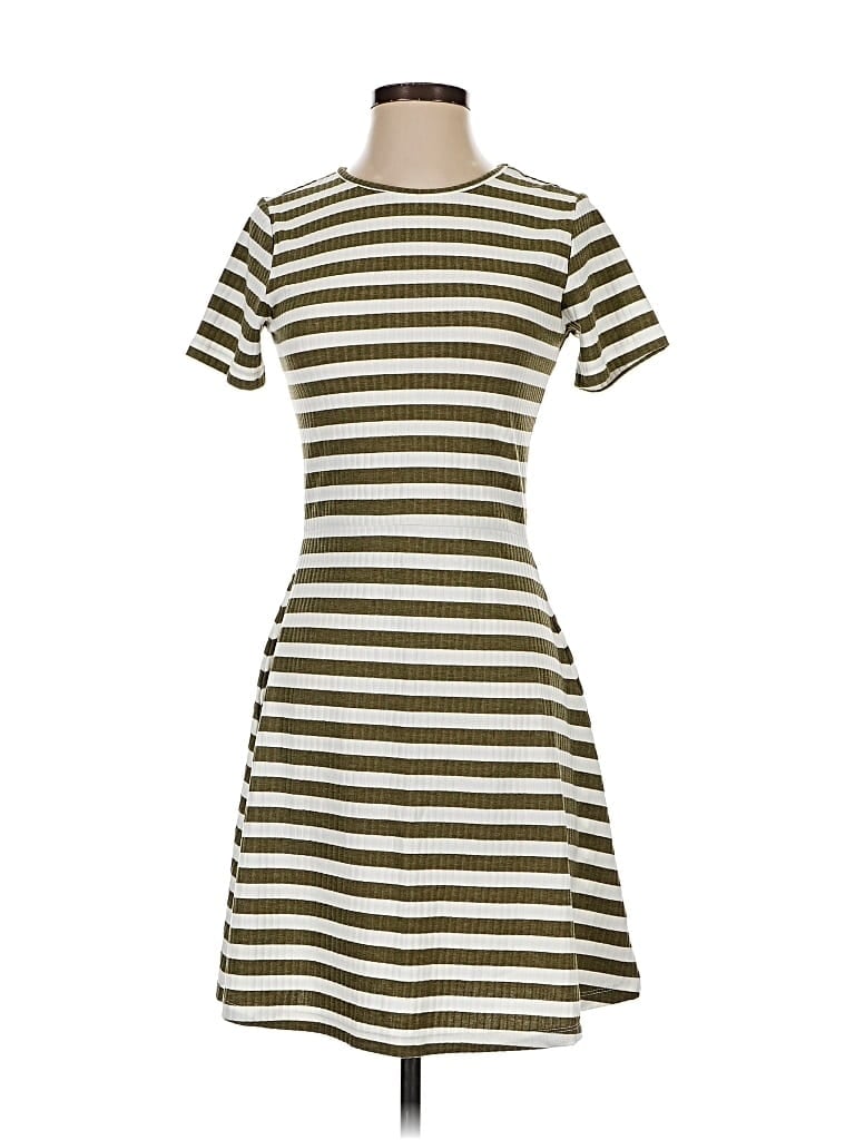 Pre-owned Only Casual Dress In Green