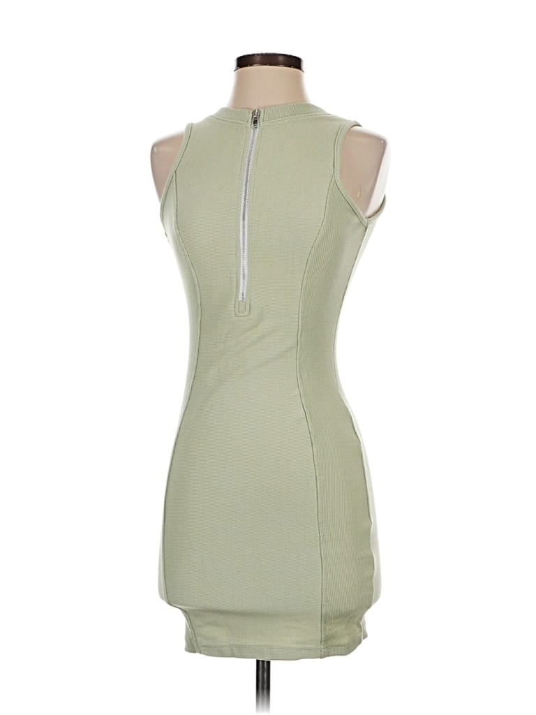 Pre-owned Prettylittlething Cocktail Dress In Green