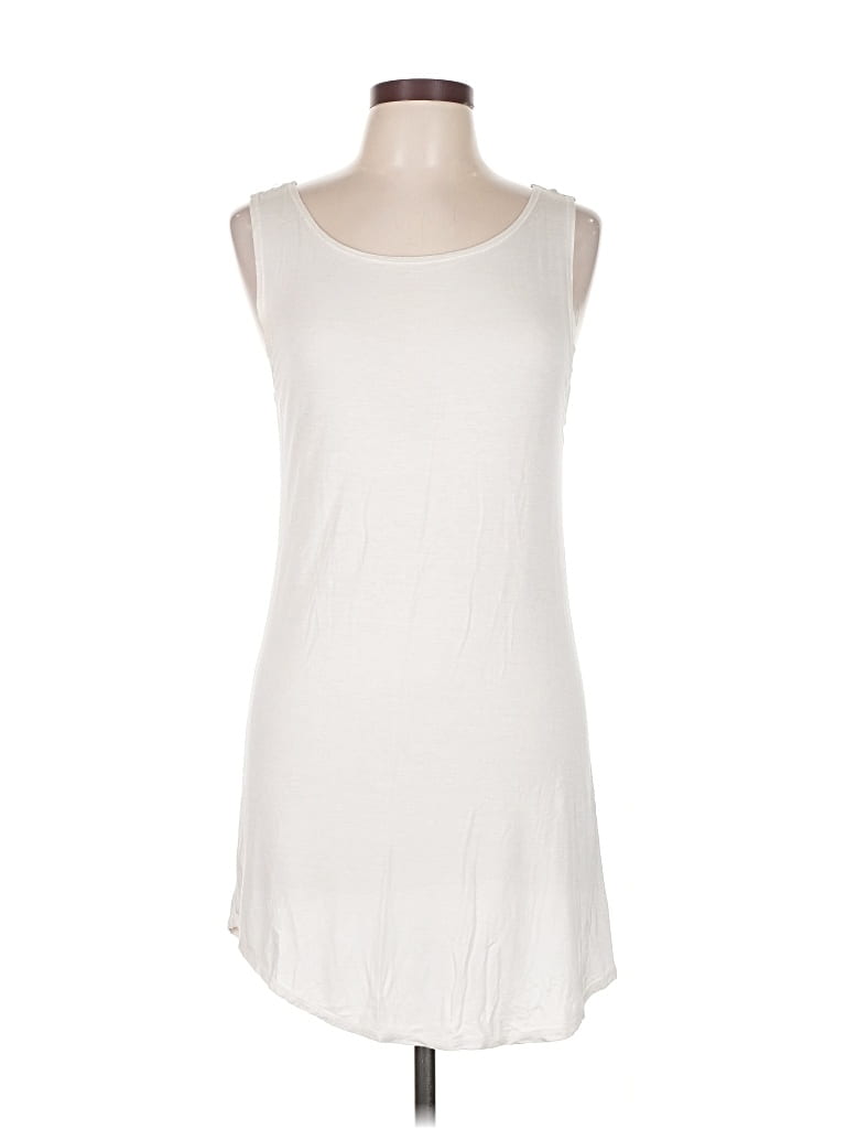 Pre-owned Logo By Lori Goldstein Sleeveless T-shirt In White