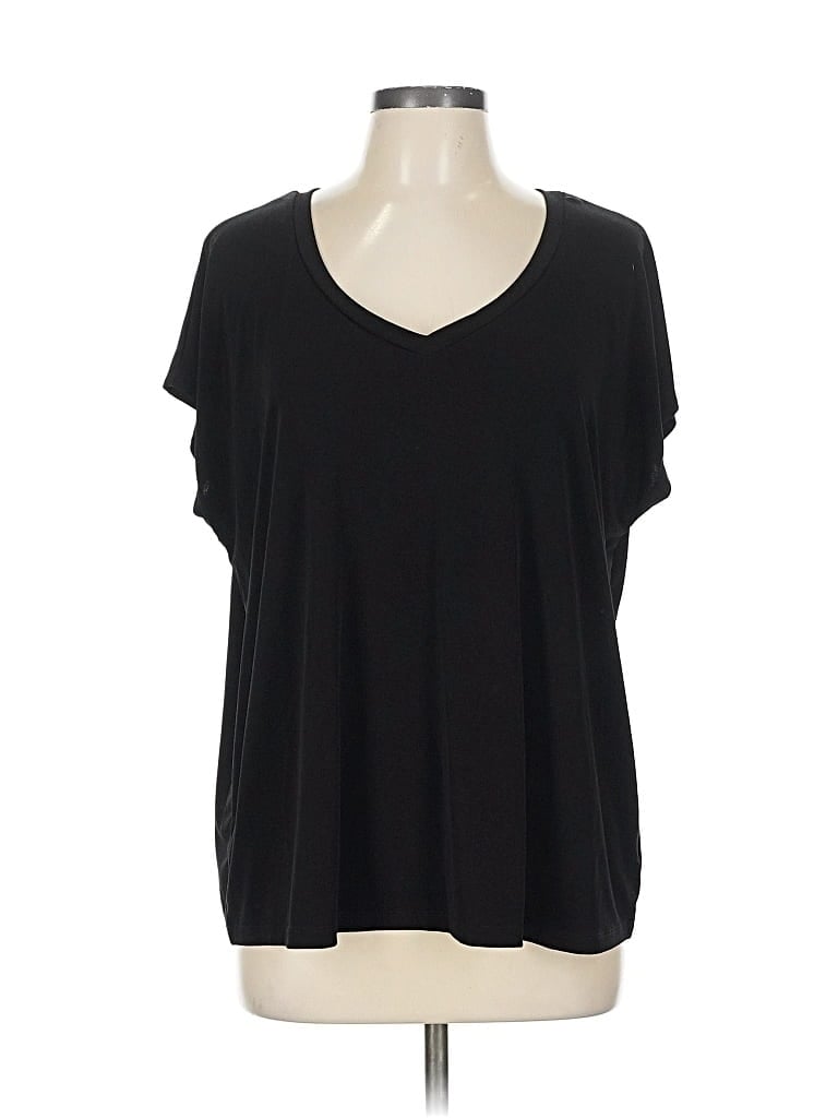 Pre-owned Torrid Short Sleeve T-shirt In Black