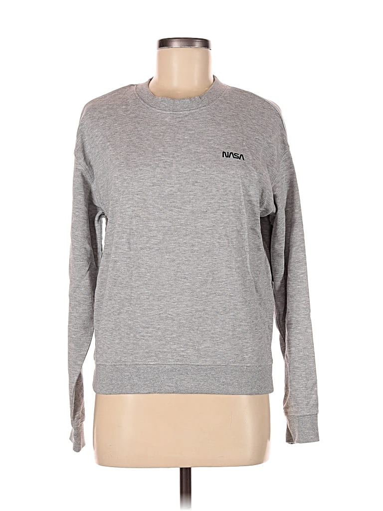 Pre-owned Divided By H&m Sweatshirt In Gray
