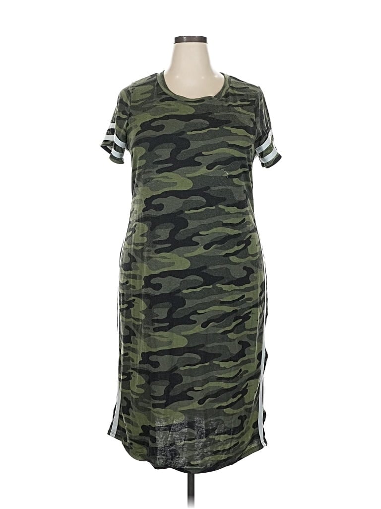 Pre-owned Derek Heart Casual Dress In Green