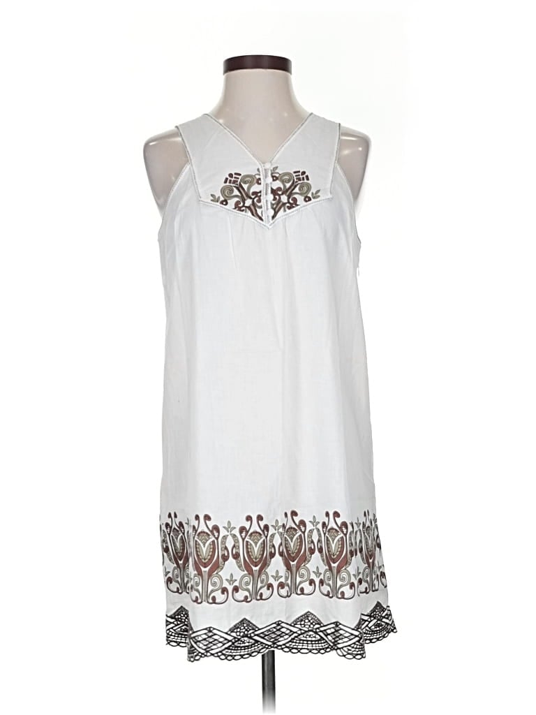 Pre-owned Bcbgmaxazria Casual Dress In White