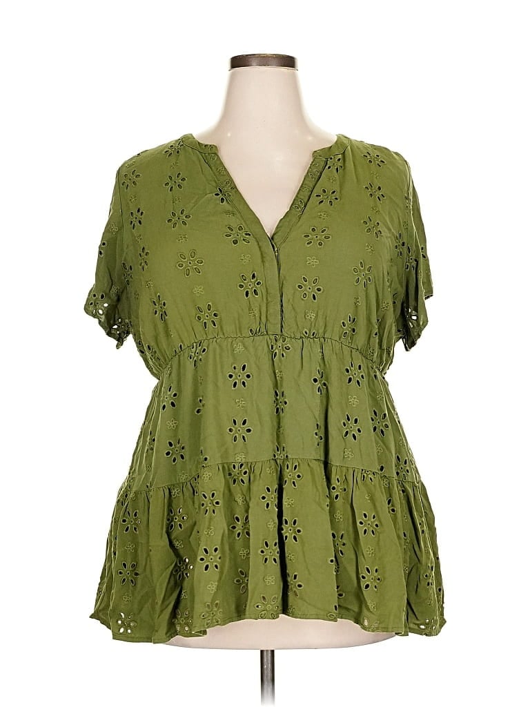 Pre-owned Torrid Short Sleeve Blouse In Green