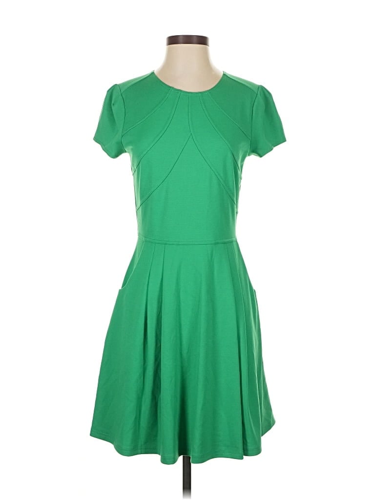 Pre-owned Gianni Bini Casual Dress In Green