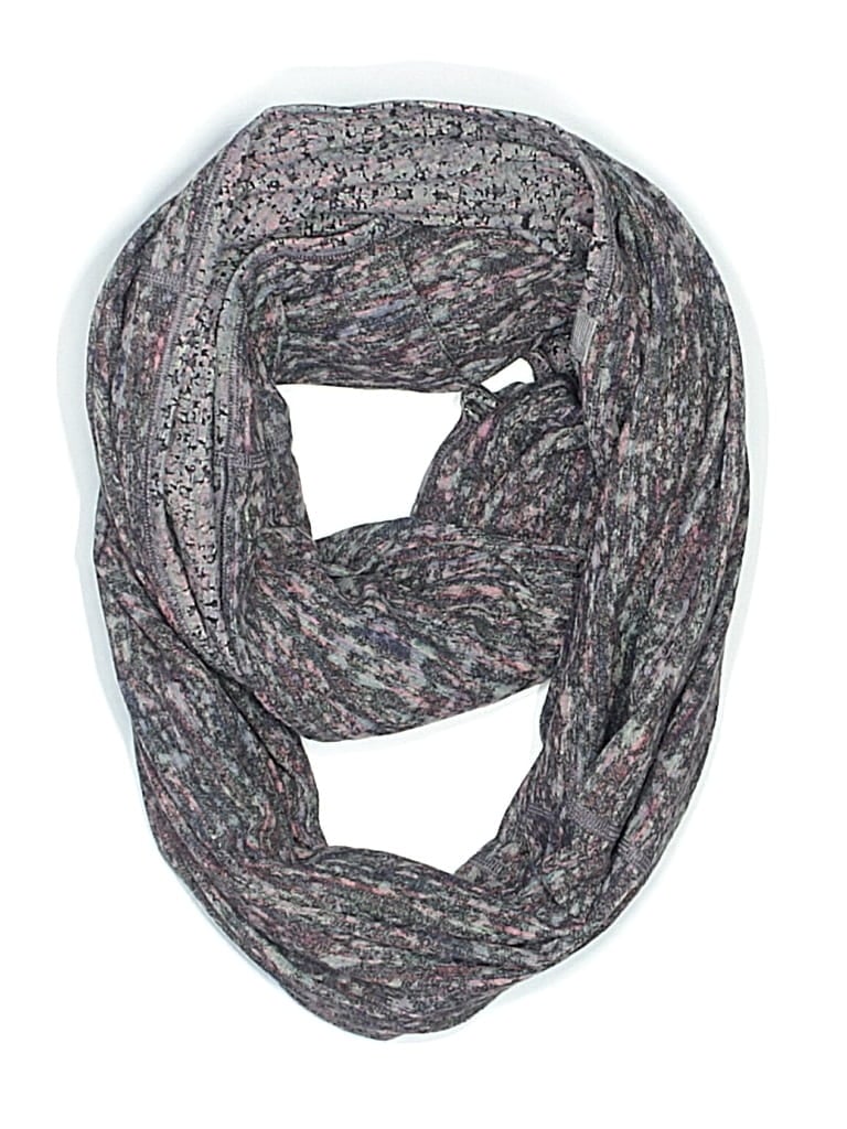 Pre-owned Lululemon Athletica Scarf In Gray