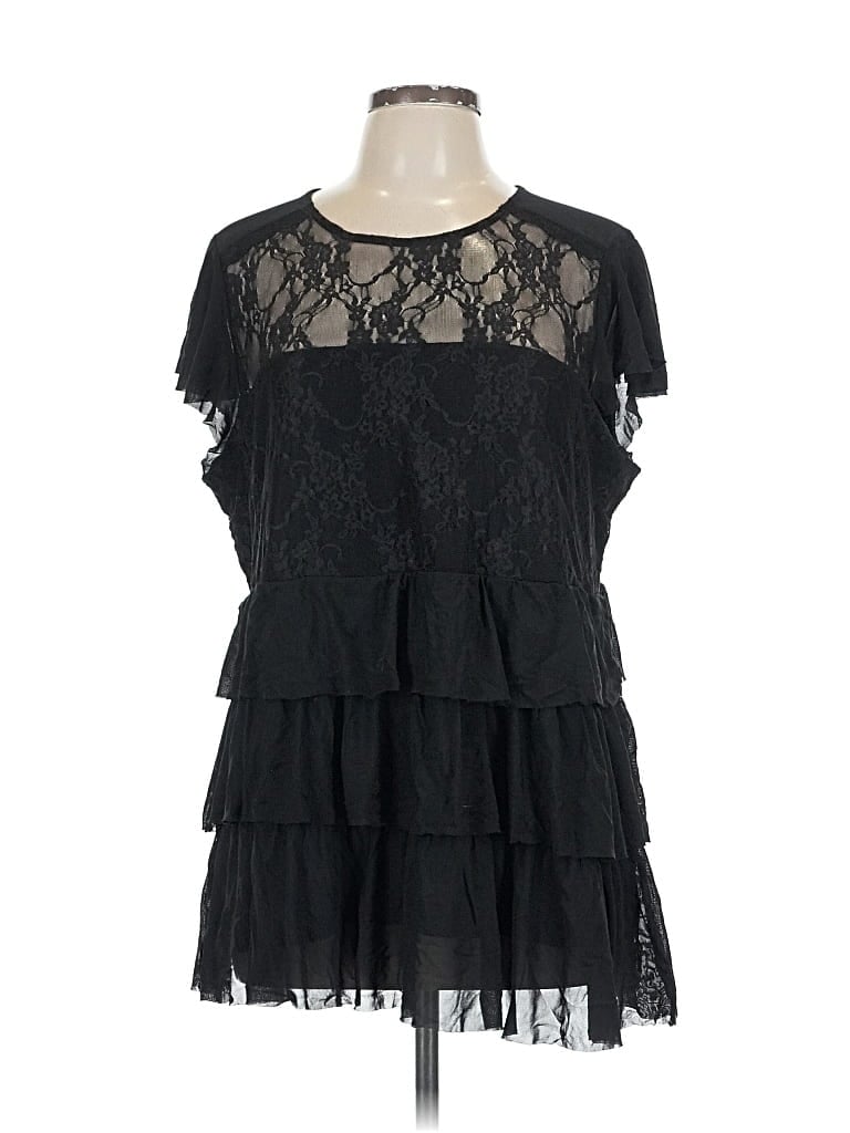 Pre-owned Torrid Short Sleeve Blouse In Black