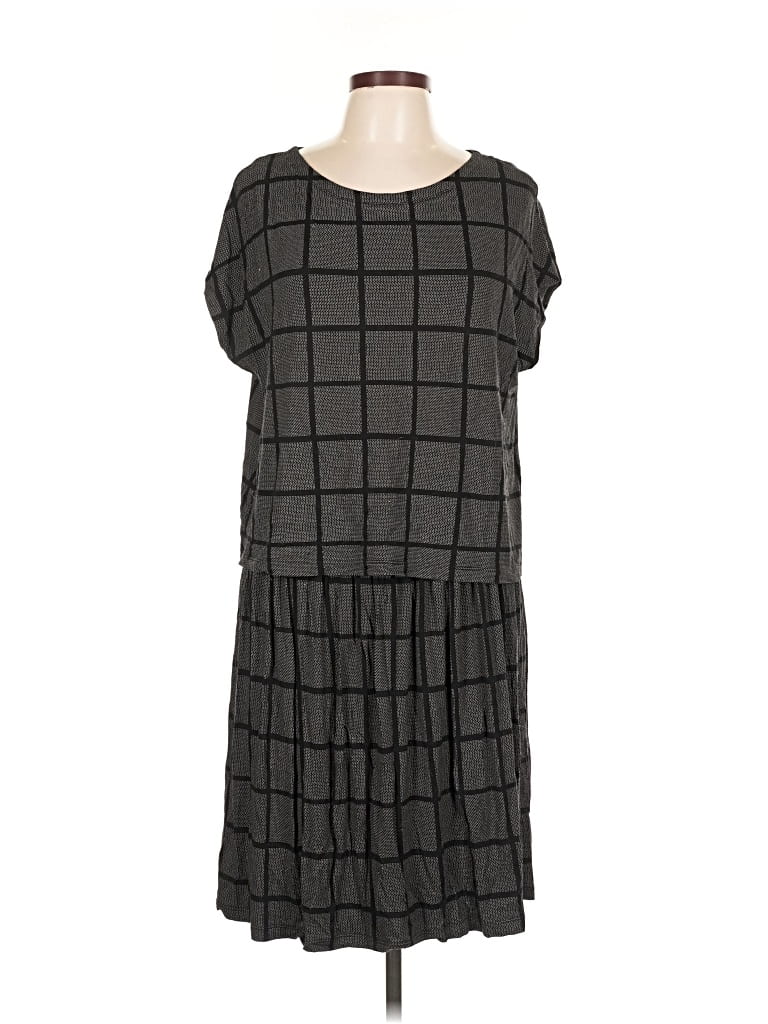 Pre-owned Uniqlo Casual Dress In Gray