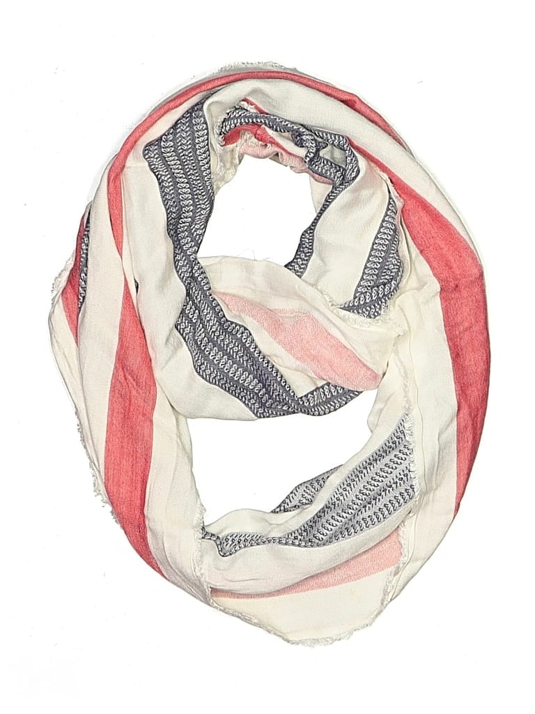 Pre-owned Look Scarf In White