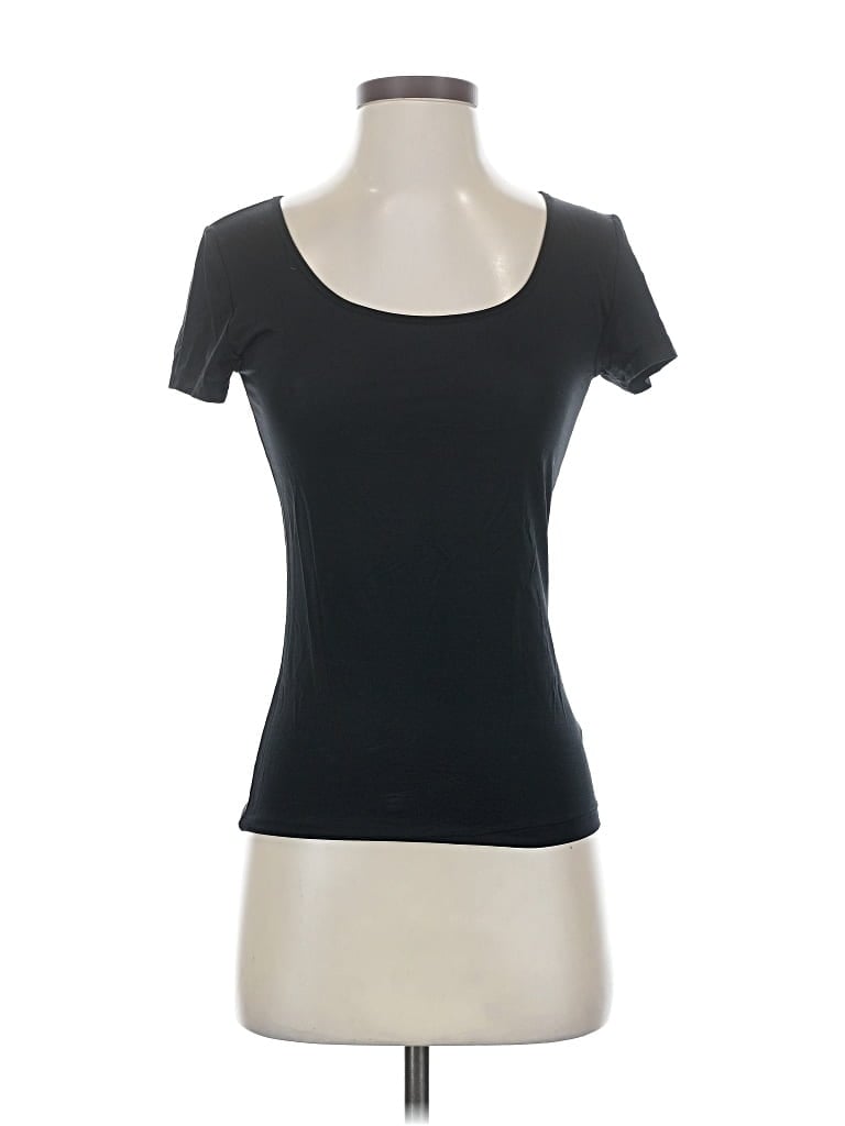 Pre-owned The Group By Babaton Short Sleeve Top Black Scoop Neck Tops