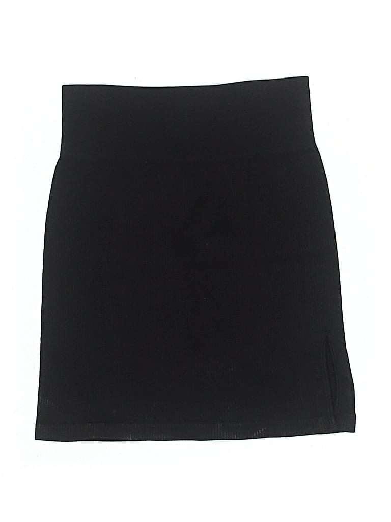 Pre-owned Oqq Athletic Shorts In Black