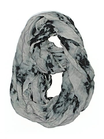 Leith Scarf (view 1)
