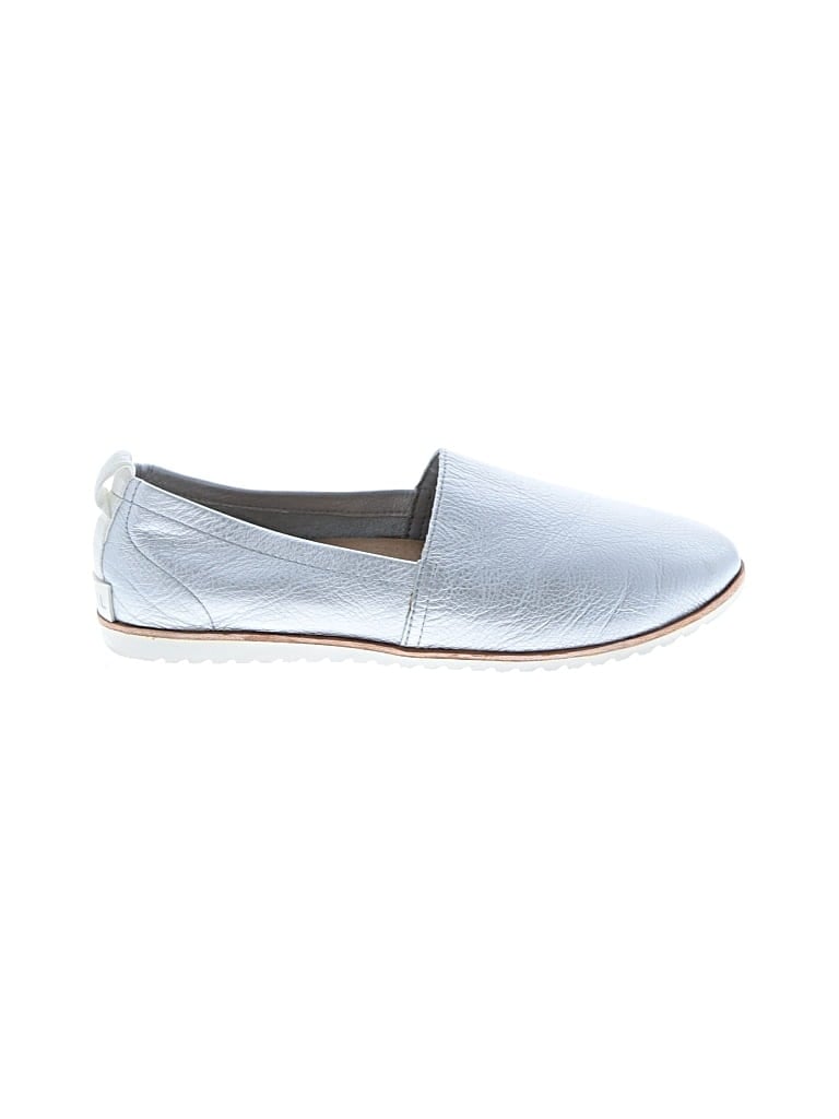 Pre-owned Sorel Flats In Silver