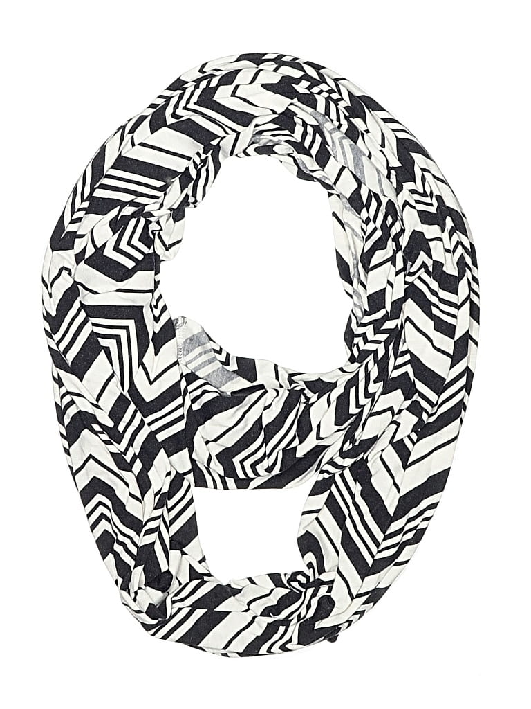 Pre-owned Rue21 Scarf In Black