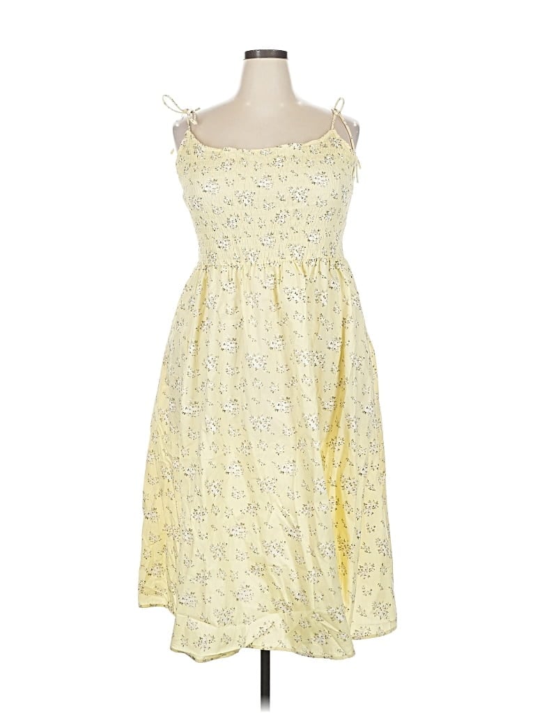 Pre-owned Divided By H&m Casual Dress In Yellow
