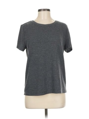 Victoria's Secret Short Sleeve T-Shirt (view 1)