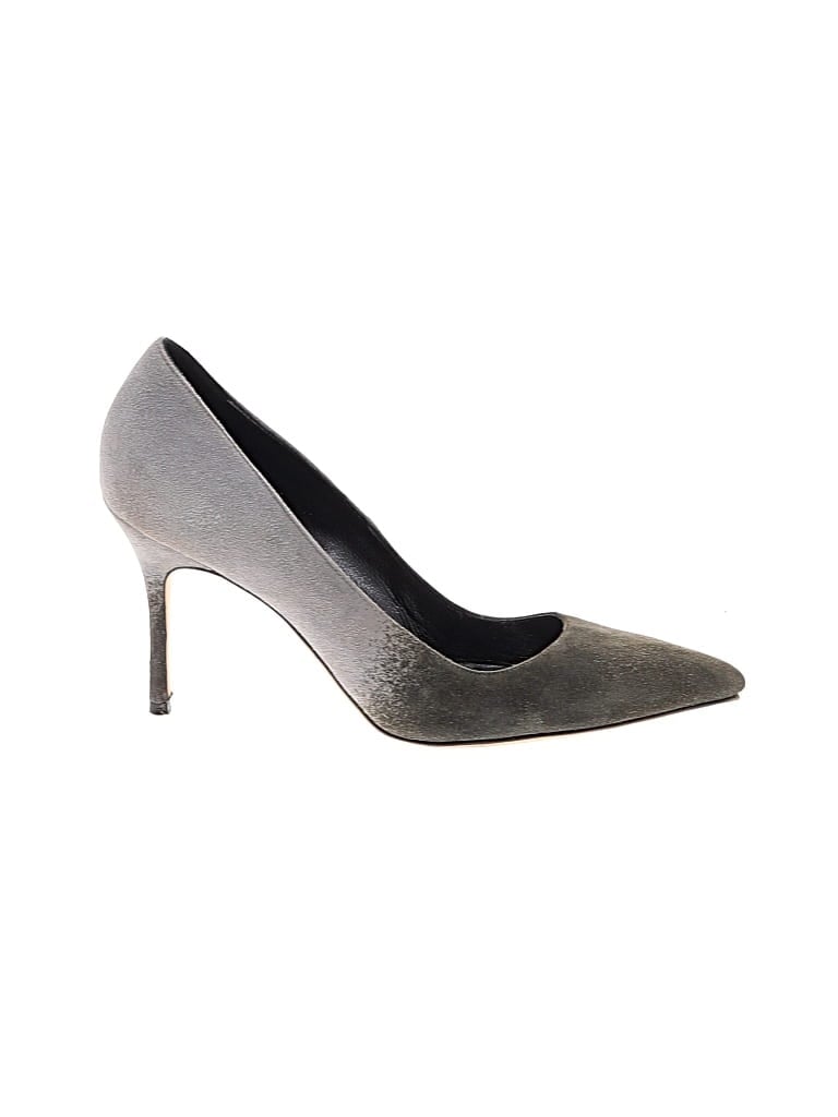 Pre-owned Manolo Blahnik Heels In Gray