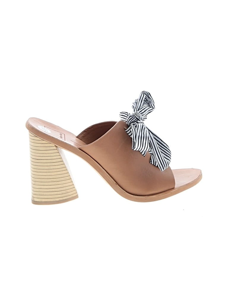 Pre-owned Dolce Vita Sandals In Brown