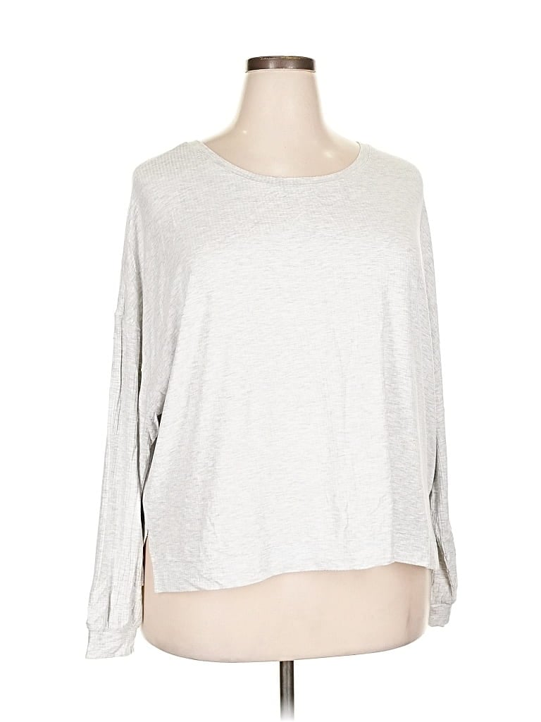 Pre-owned Old Navy 3/4 Sleeve T-shirt In Silver