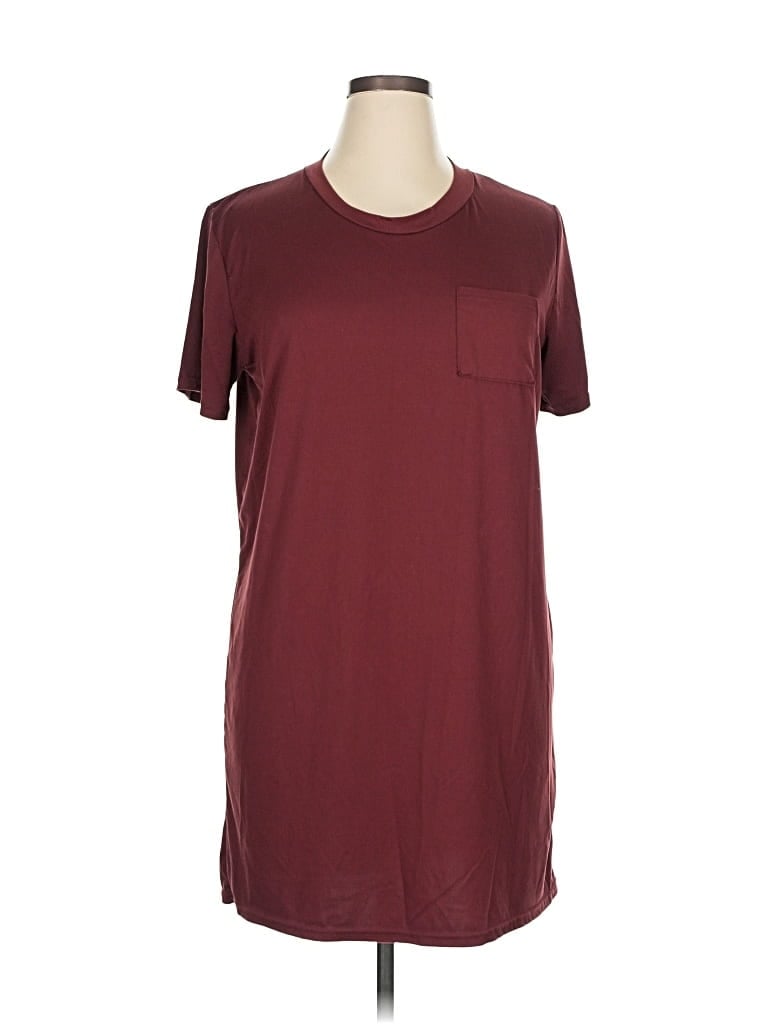 Pre-owned Real Essentials Short Sleeve T-shirt In Burgundy