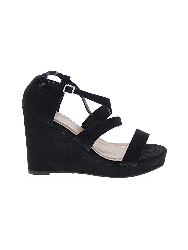 Pre-owned Torrid Wedges In Black