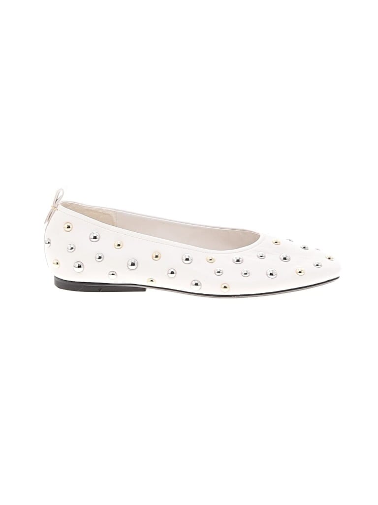 Pre-owned Naturalizer Flats In White
