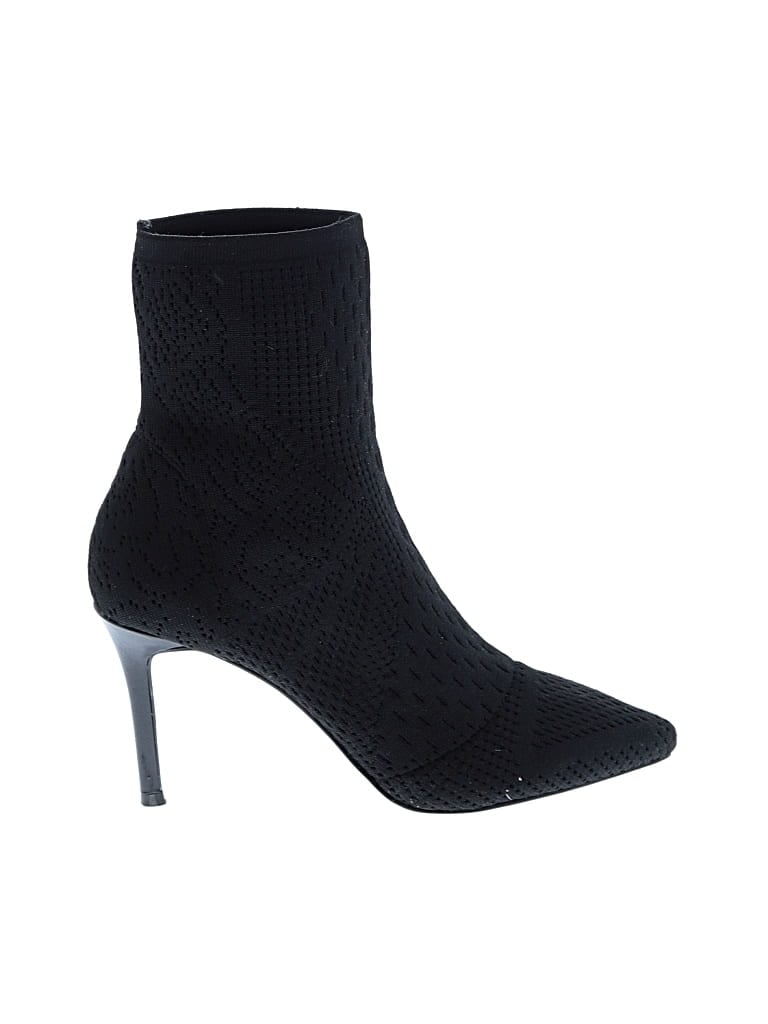 Pre-owned Charles By Charles David Ankle Boots In Black