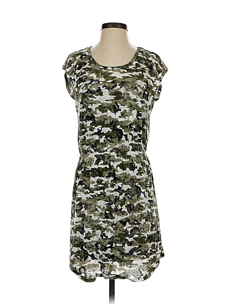 Pre-owned Two By Vince Camuto Casual Dress In Green