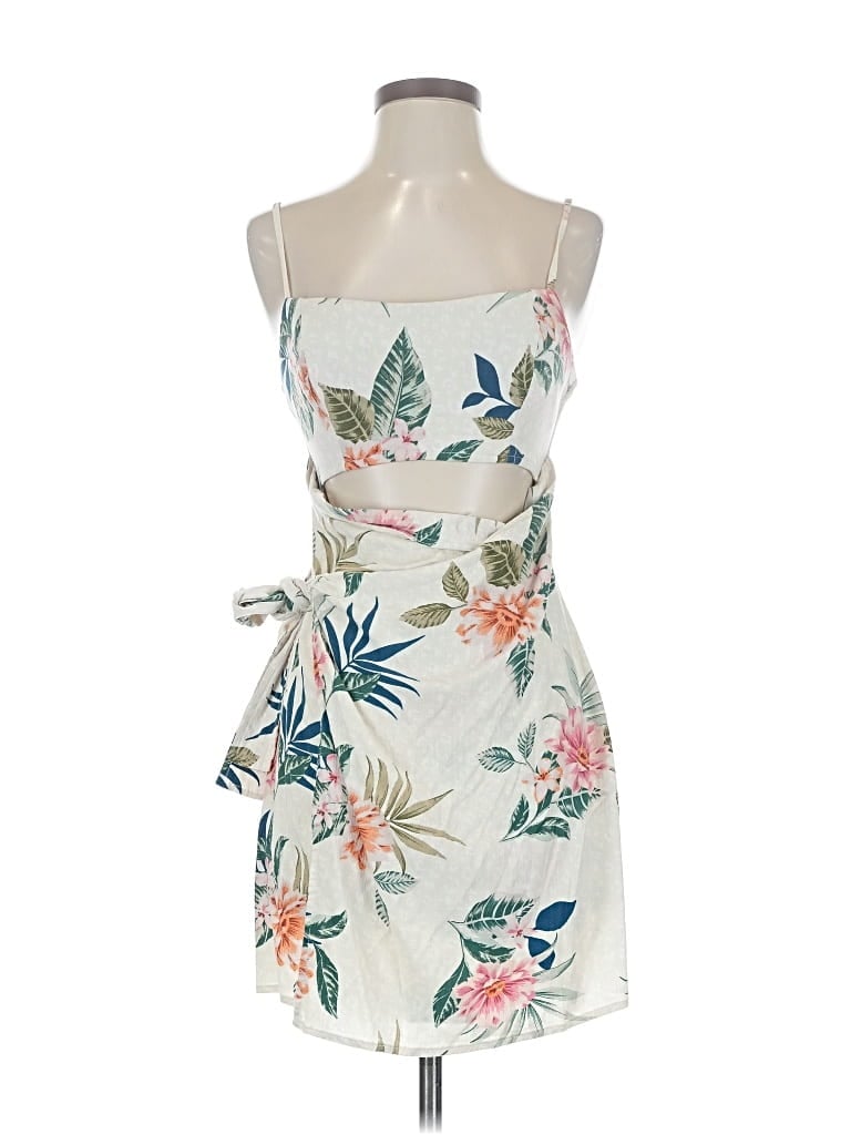 Pre-owned Guess Cocktail Dress In White