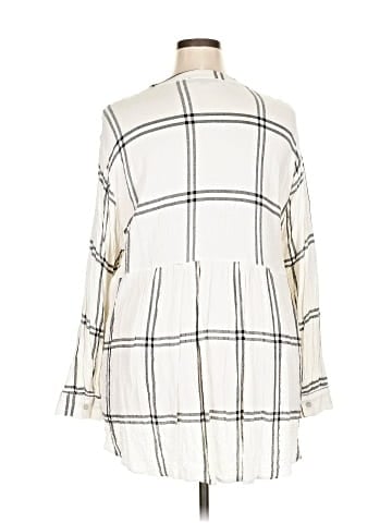 Jane and Delancey 3/4 Sleeve Blouse (view 2)