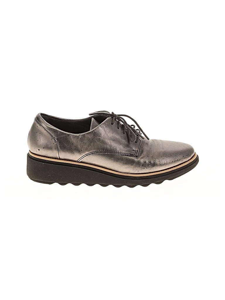 Pre-owned Clarks Flats In Silver