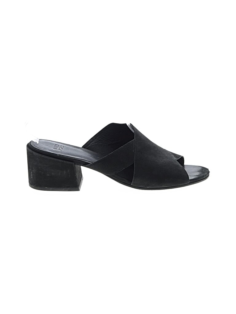 Pre-owned Eileen Fisher Sandals In Black