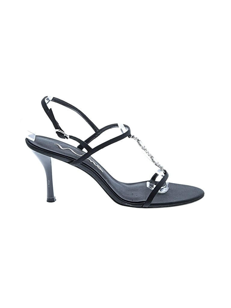 Pre-owned Nina Sandals In Black