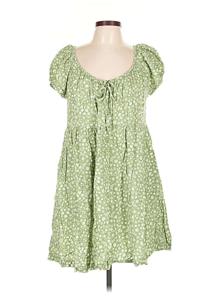 Pre-owned Universal Thread Casual Dress In Green