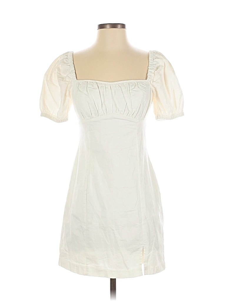 Pre-owned Astr Casual Dress In White