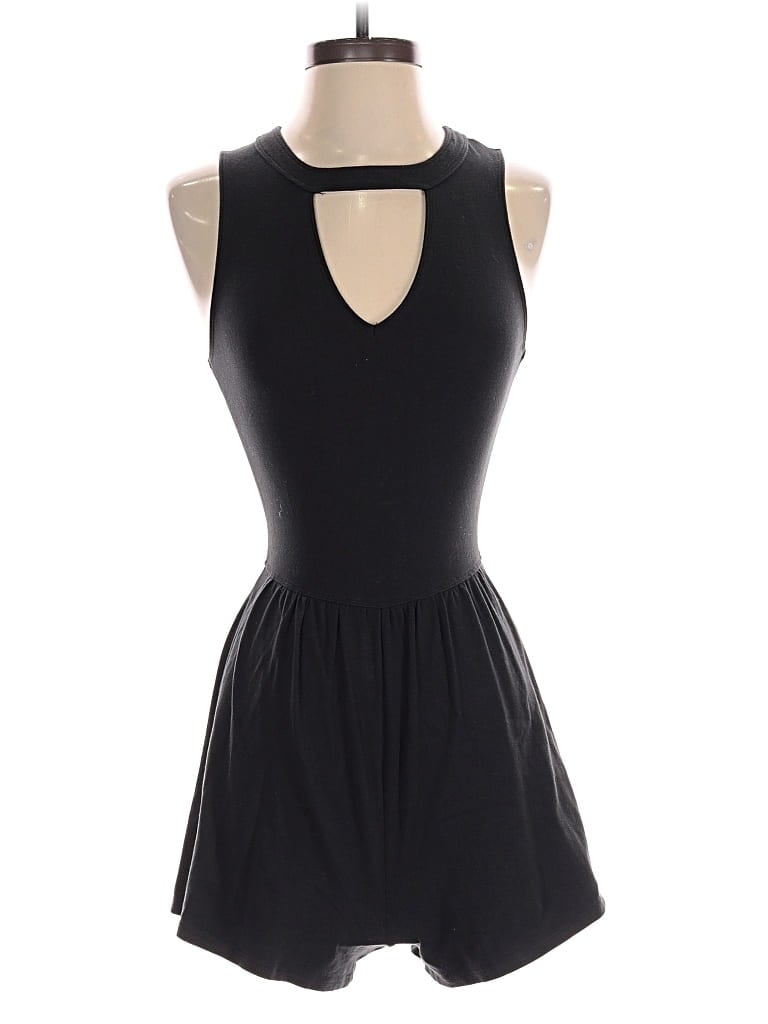 Pre-owned Hollister Romper In Black