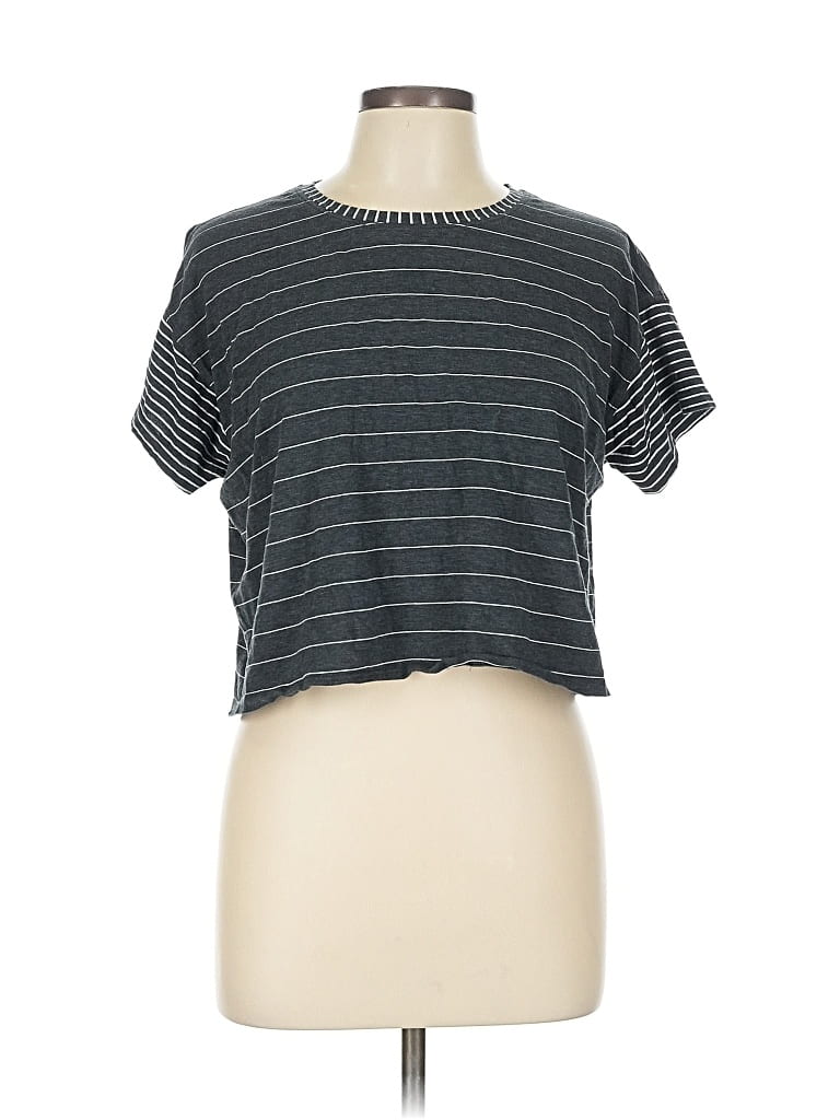 Pre-owned Lululemon Athletica Short Sleeve T-shirt In Gray